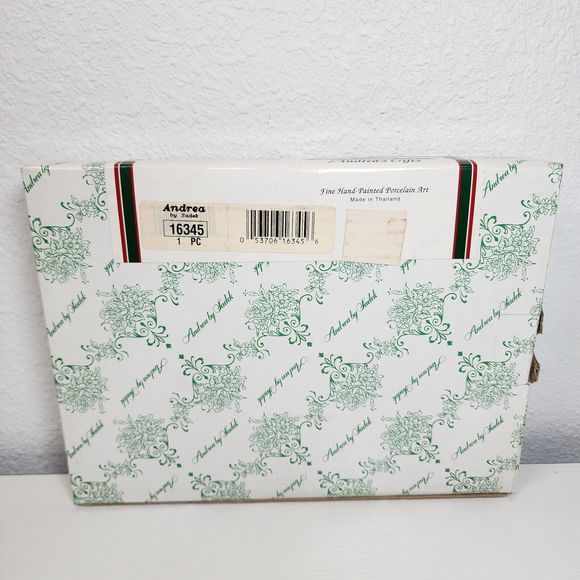 Holly Berries pattern Scalloped Oblong Server Tray Andrea by Sadek. - Picture 5 of 5